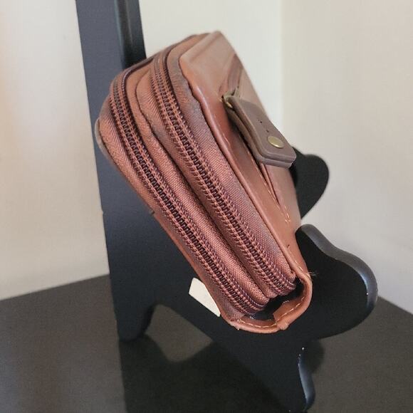 Stone Mountain Accessories Two-Tone Brown Zippered Leather Wallet - Picture 5 of 15